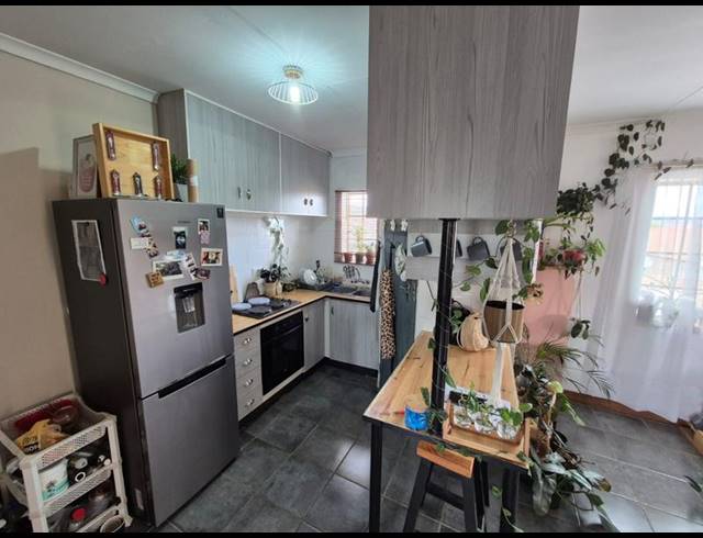 2 BEDROOM TOWNHOUSE FOR SALE IN ANNLIN